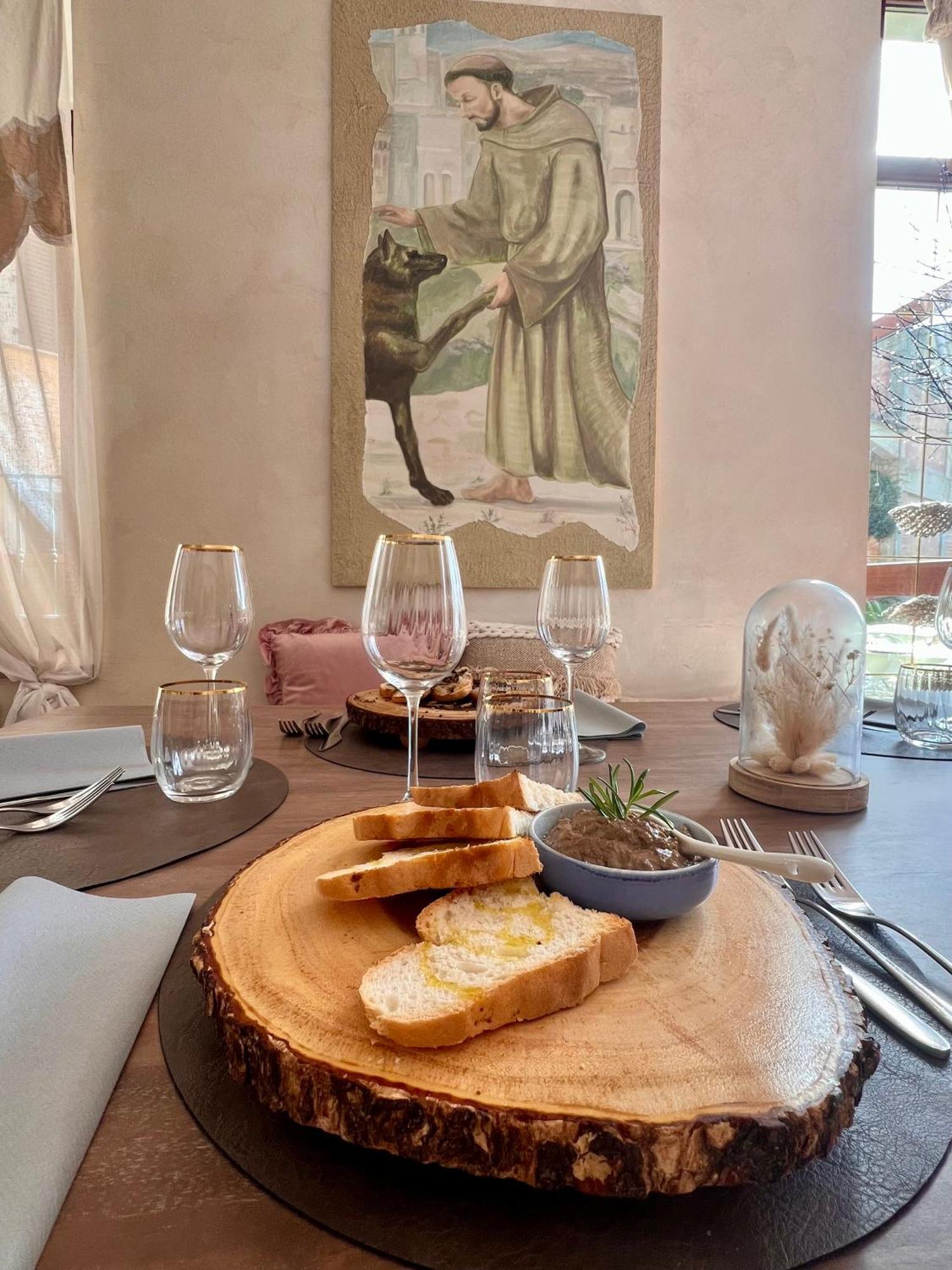 Valfabbrica 弗朗西斯科苏伊帕西宾馆酒店 外观 照片